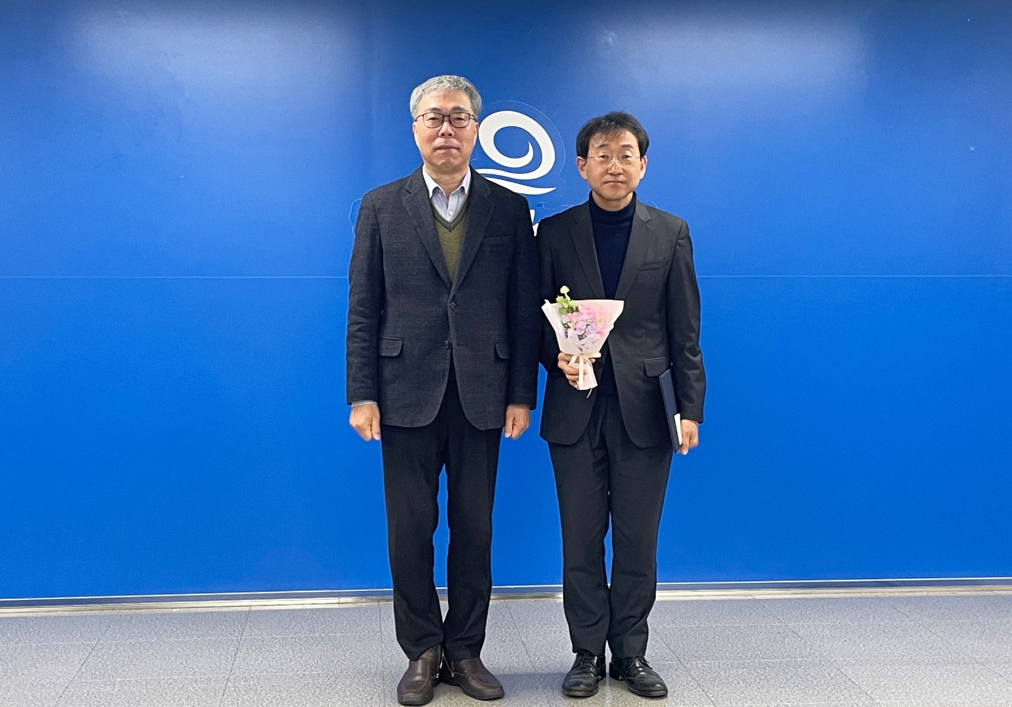 한국노인인력개발원은 「2023년 보건복지부 산하 공직유관단체 부패방지시책 평가」 결과 “우수기관”으로 선정, 보건복지부장관상을 표창했다.  이에 앞서, 2024년 4월 「2023년 반부패시책 평가」에서도 "우수등급"을 달성하는 등 기관 차원의 적극적인 청렴정책 추진 성과를 인정받은 바 있다.  한국노인인력개발원은 앞으로도 선도적으로 청렴문화 확산을 위해 노력할 계획이다.